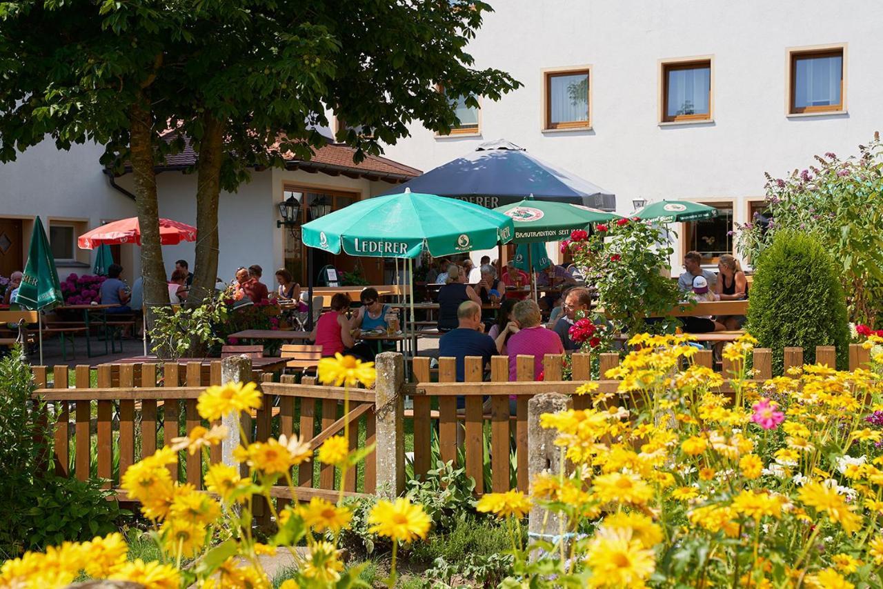Gasthof-Pension Brauner Hirsch In Alfeld - Mittelfranken Esterno foto
