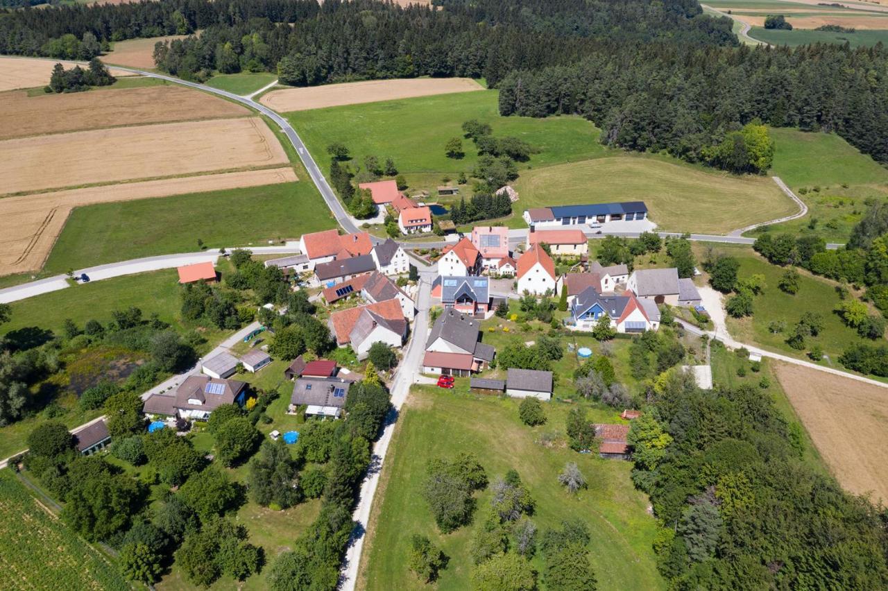 Gasthof-Pension Brauner Hirsch In Alfeld - Mittelfranken Esterno foto