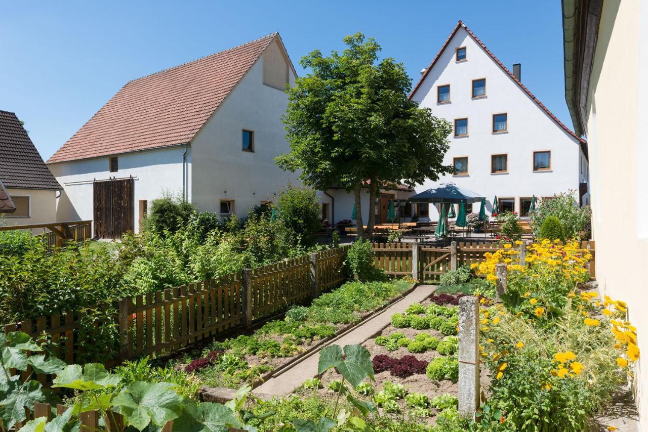Gasthof-Pension Brauner Hirsch In Alfeld - Mittelfranken Esterno foto
